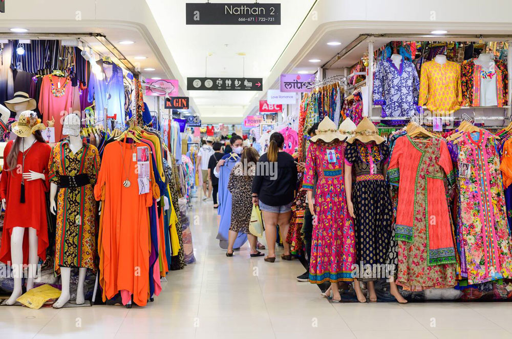 Không khí mua sắm nhộn nhịp, kim sa lấp lánh – đúng chuẩn thiên đường thời trang