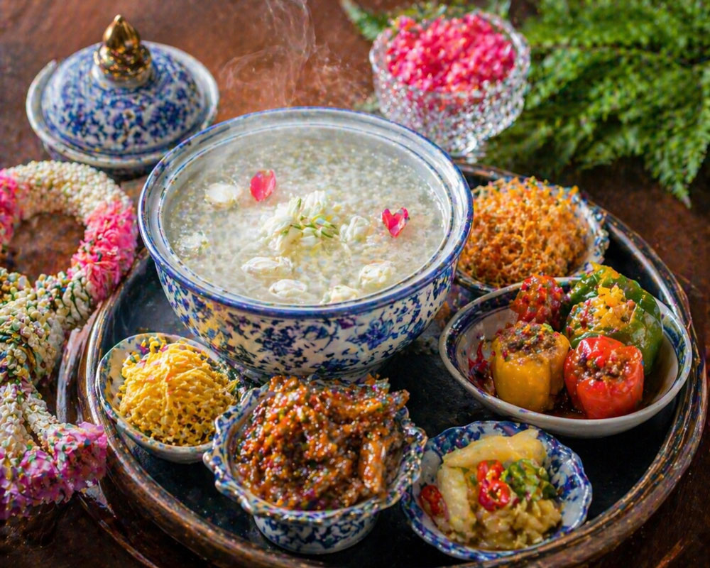 Không chỉ là món ăn, Khao Chae là cách người Thái “làm dịu” mùa hè bằng sự tinh tế.